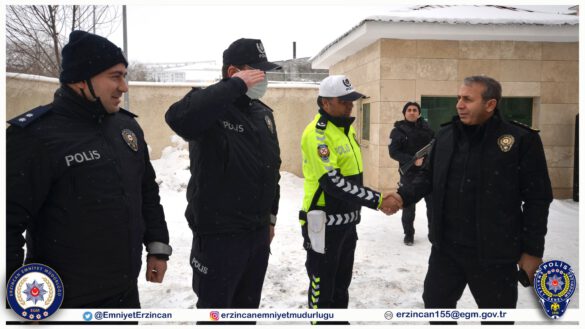 Emniyet Müdürümüz Sayın Kenan Kurt, Refahiye İlçe Emniyet Müdürlüğümüzde görev yapan personelimizi denetleyerek, faaliyet ve çalışmalar ile ilgili bilgi aldı.