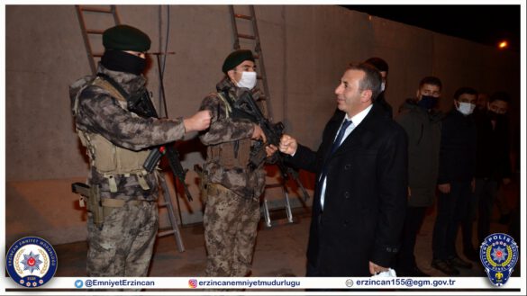 Emniyet Müdürümüz Sayın Kenan KURT, 2022 Yılının İlk Saatlerinde Birimleri Ziyaret Etti Emniyet Müdürümüz Sayın Kenan KURT, 2022 Yılının İlk Saatlerinde Birimleri Ziyaret Etti