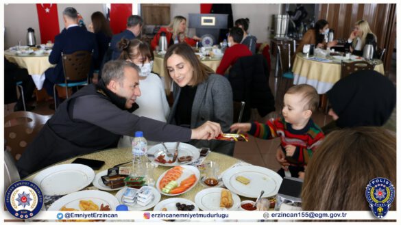 Şehit Ailelerimiz ve Gazilerimizle Kahvaltı Programı Düzenledi.