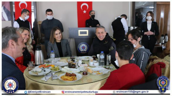 Şehit Ailelerimiz ve Gazilerimizle Kahvaltı Programı Düzenledi.