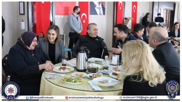 Şehit Ailelerimiz ve Gazilerimizle Kahvaltı Programı Düzenledi.